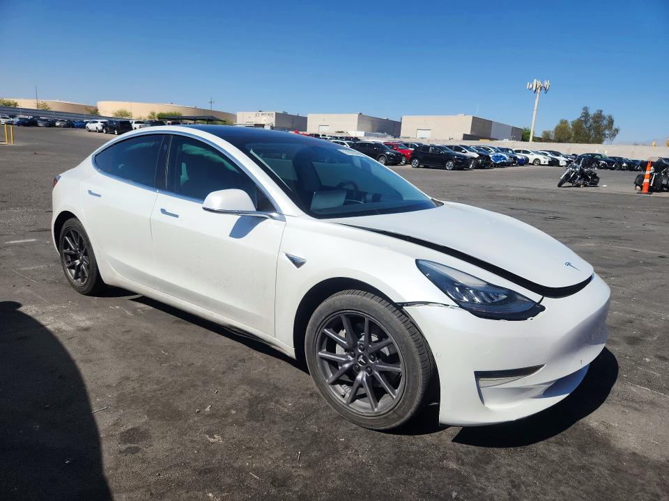 57092946 :رقم المزاد ، 5YJ3E1EAXLF615280 vin ، 2020 Tesla Model 3 مزاد بيع