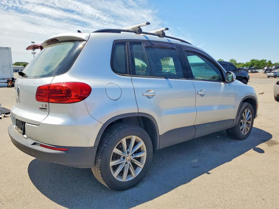 57920446 :رقم المزاد ، WVGBV7AX3HK043922 vin ، 2017 Volkswagen Tiguan مزاد بيع