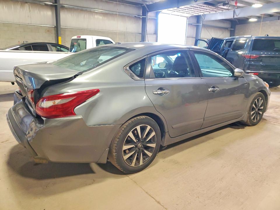 58234266 :رقم المزاد ، 1N4AL3AP4JC139336 vin ، 2018 Nissan Altima مزاد بيع