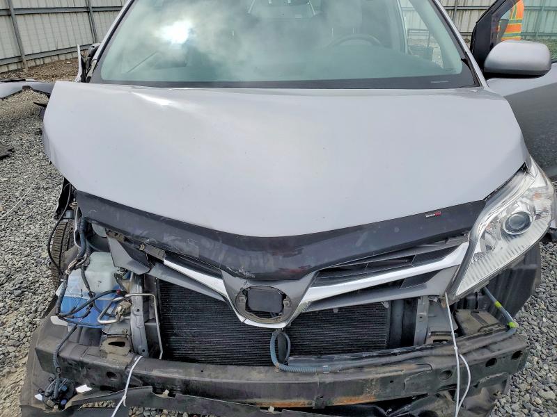 Продажа на аукционе авто 2018 Toyota Sienna, vin: 5TDDZ3DC3JS206294, номер лота: 58763576