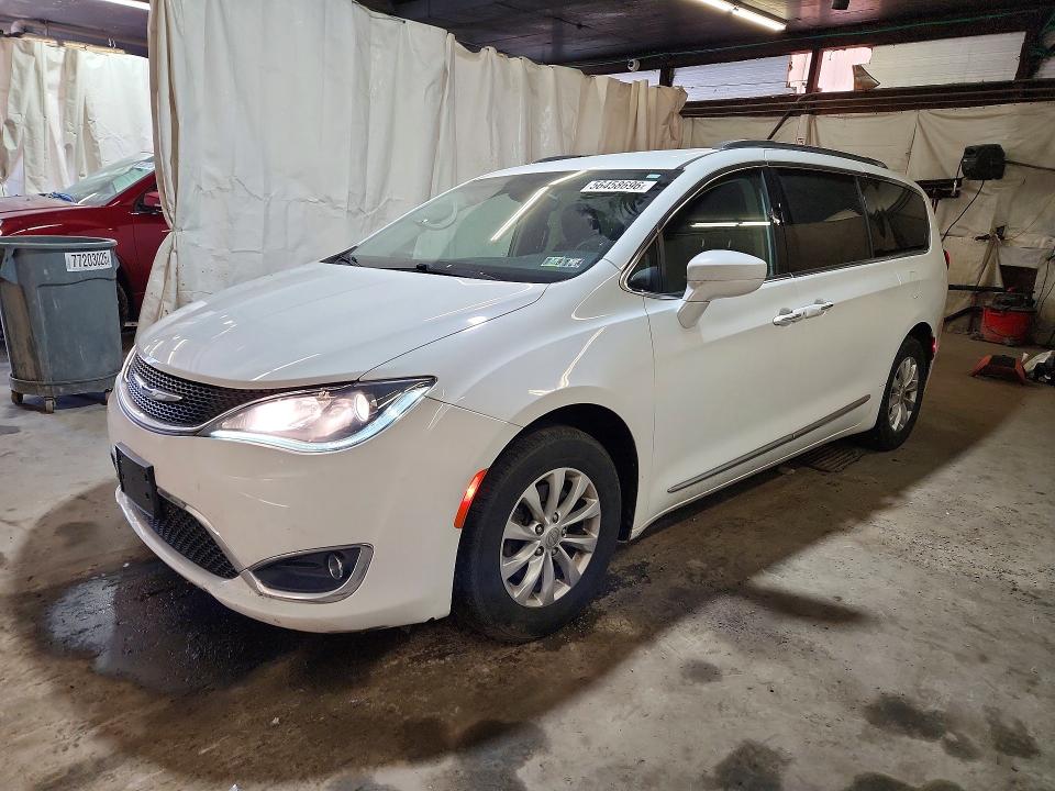 56458696 :رقم المزاد ، 2C4RC1BG7JR149379 vin ، 2018 Chrysler Pacifica مزاد بيع