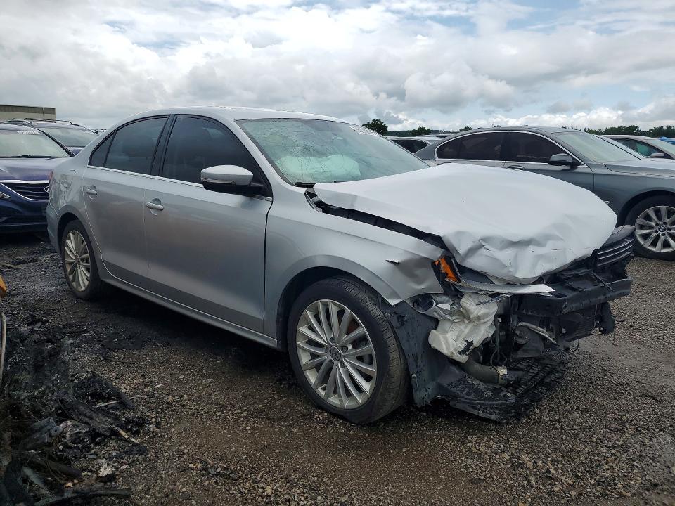 2013 Volkswagen Jetta მანქანა იყიდება აუქციონზე, vin: 3VWLL7AJXDM393042, აუქციონის ნომერი: 55173806