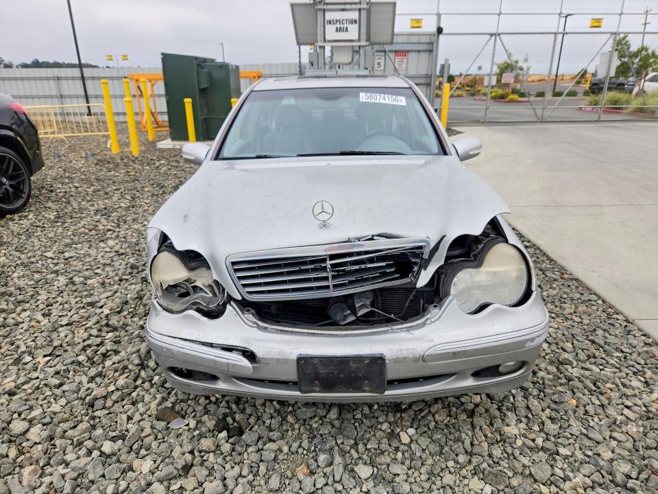 2004 Mercedes-benz C მანქანა იყიდება აუქციონზე, vin: WDBRF61J44A576463, აუქციონის ნომერი: 58074156