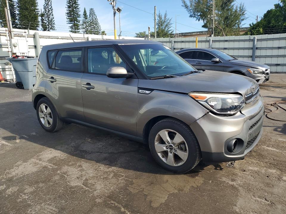 56871096 :رقم المزاد ، KNDJN2A29J7505044 vin ، 2018 Kia Soul مزاد بيع