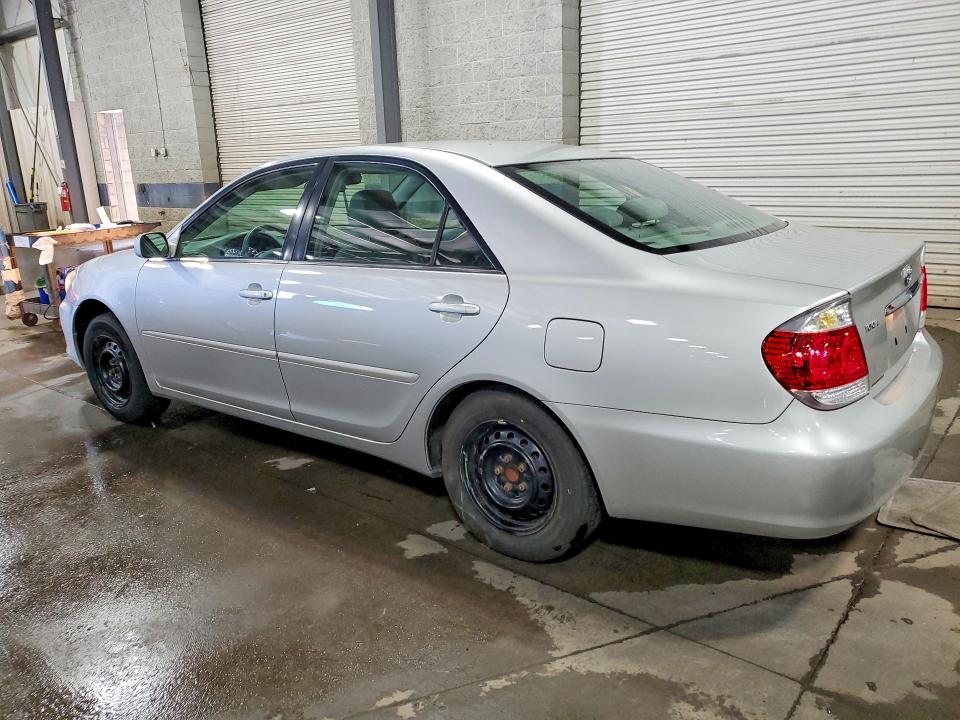 2005 Toyota Camry მანქანა იყიდება აუქციონზე, vin: 4T1BE30K95U564030, აუქციონის ნომერი: 57695416