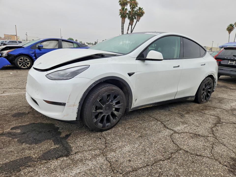Auction sale of the 2024 Tesla Model Y, vin: 7SAYGDED5RF018531, lot number: 57130576