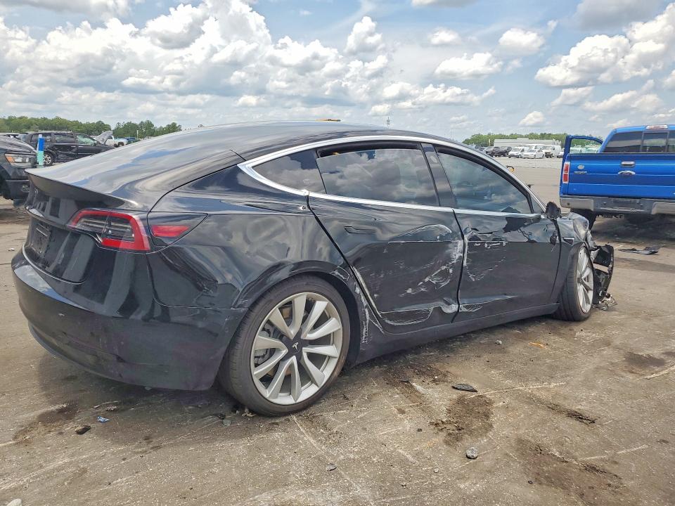 Продажа на аукционе авто 2018 Tesla Model 3, vin: 5YJ3E1EA3JF175884, номер лота: 58715496