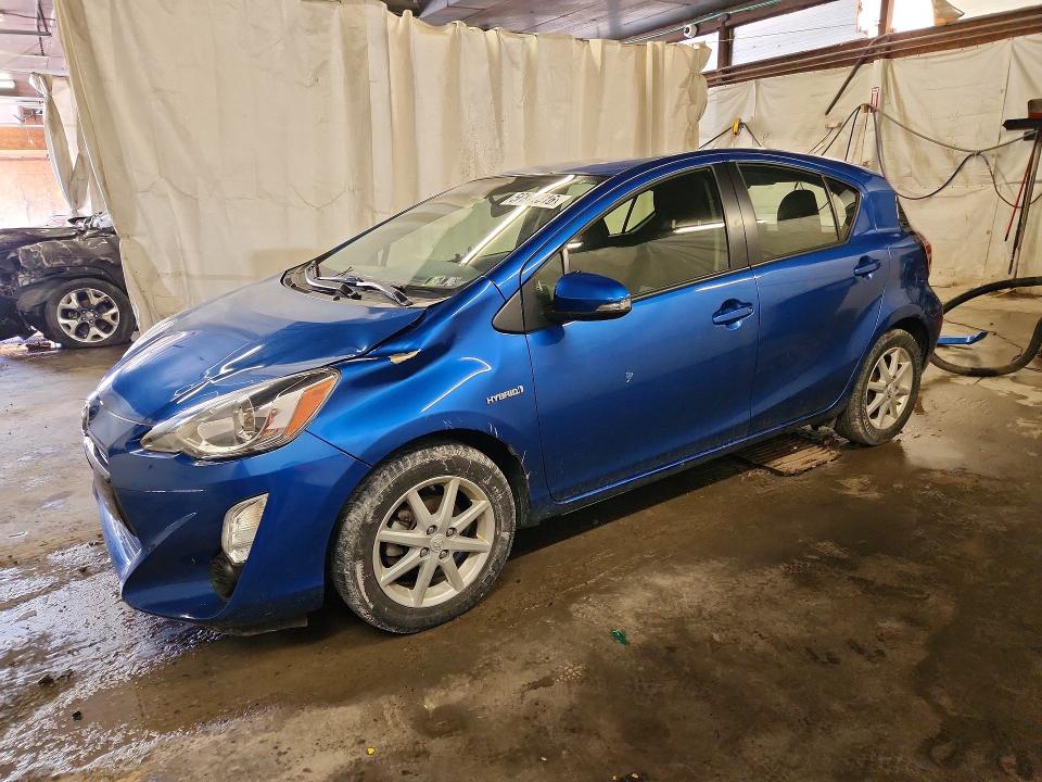 56871316 :رقم المزاد ، JTDKDTB36F1108051 vin ، 2015 Toyota Prius C مزاد بيع