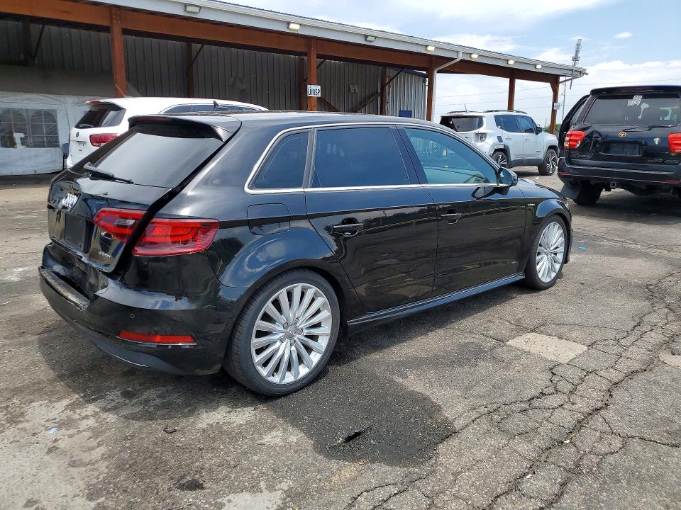 Продажа на аукционе авто 2016 Audi A3, vin: WAUTPBFF1GA109925, номер лота: 58644976