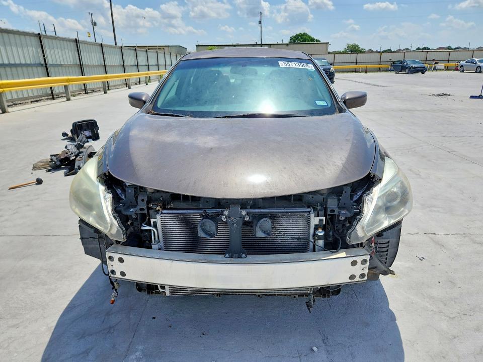 2015 Nissan Altima მანქანა იყიდება აუქციონზე, vin: 1N4AL3AP5FN918577, აუქციონის ნომერი: 55713906