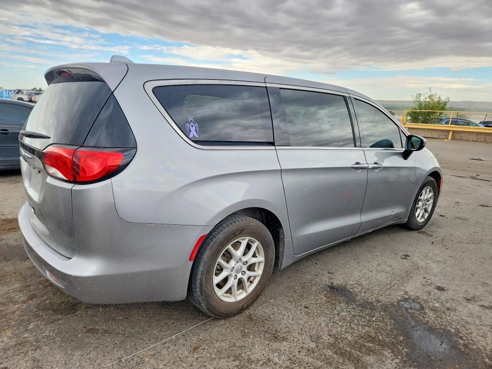 58220826 :رقم المزاد ، 2C4RC1CG0HR597939 vin ، 2017 Chrysler Pacifica مزاد بيع