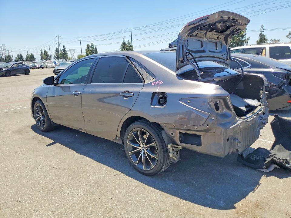 56841946 :رقم المزاد ، 4T1BF1FK2HU797499 vin ، 2017 Toyota Camry مزاد بيع