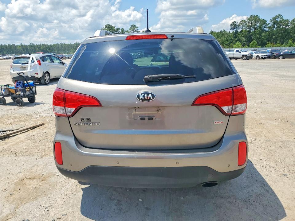 41631816 :رقم المزاد ، 5XYKTCA6XFG655743 vin ، 2015 Kia Sorento مزاد بيع