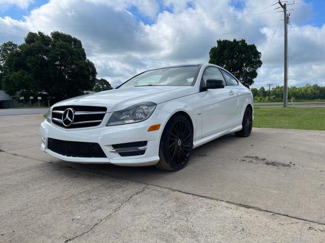 2014 Mercedes-benz C მანქანა იყიდება აუქციონზე, vin: WDDGJ4HB1EG211172, აუქციონის ნომერი: 57657156