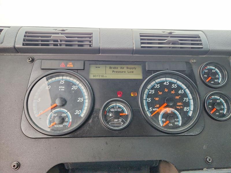 Продаж на аукціоні авто 2017 Freightliner Cascadia 113, vin: 3AKBGADV0HSJD0668, номер лоту: 54438276