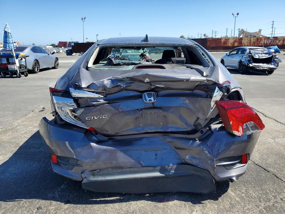 Продаж на аукціоні авто 2018 Honda Civic, vin: 2HGFC2F74JH550060, номер лоту: 57632576