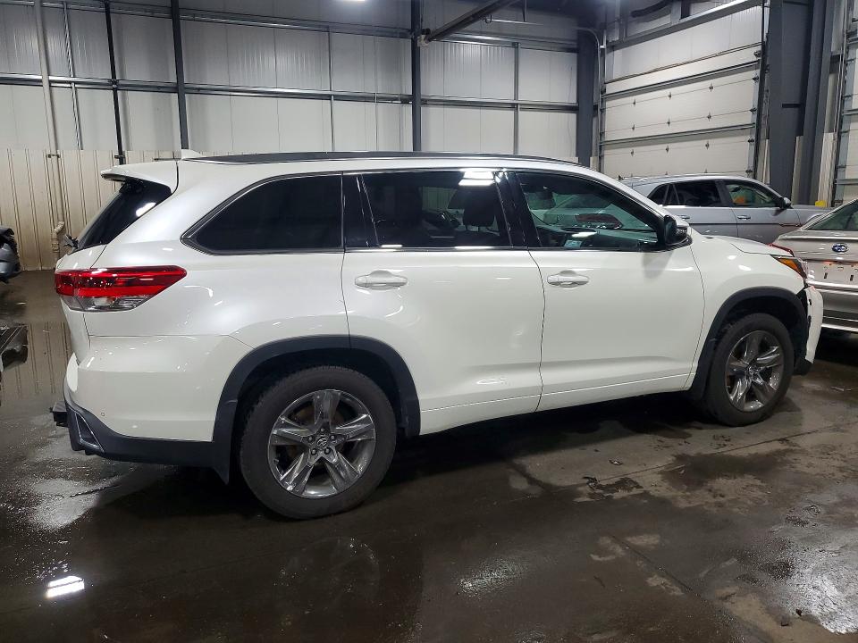 2018 Toyota Highlander მანქანა იყიდება აუქციონზე, vin: 5TDDZRFH9JS831715, აუქციონის ნომერი: 55530356