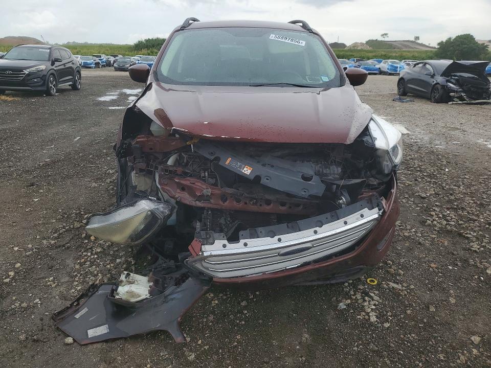 58897856 :رقم المزاد ، 1FMCU0GDXJUC95205 vin ، 2018 Ford Escape مزاد بيع