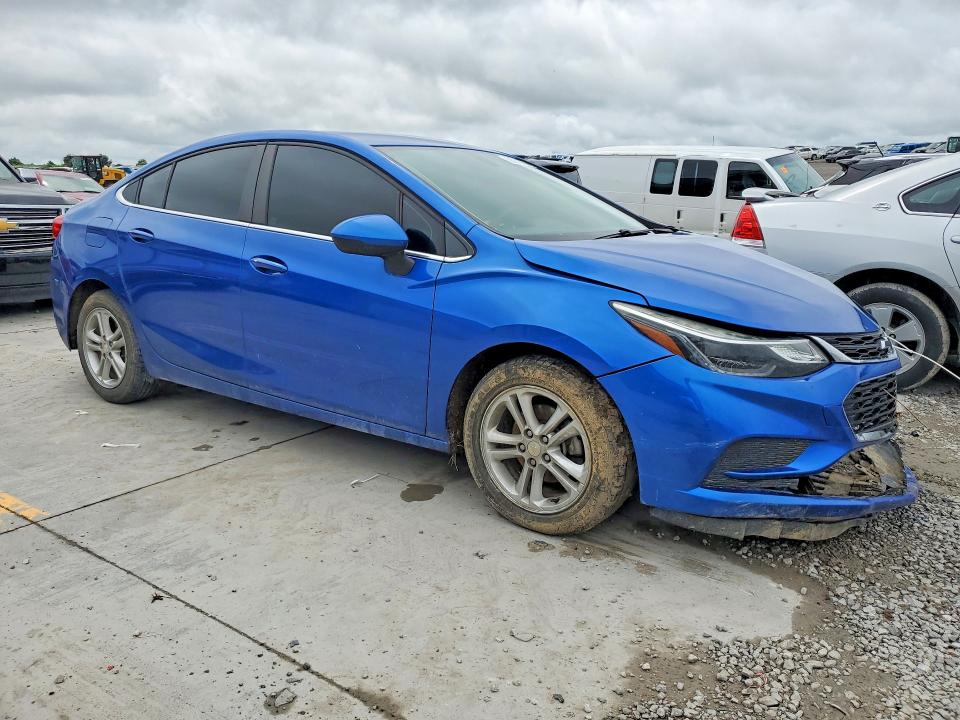 Продаж на аукціоні авто 2018 Chevrolet Cruze, vin: 1G1BE5SM2J7238716, номер лоту: 56973666