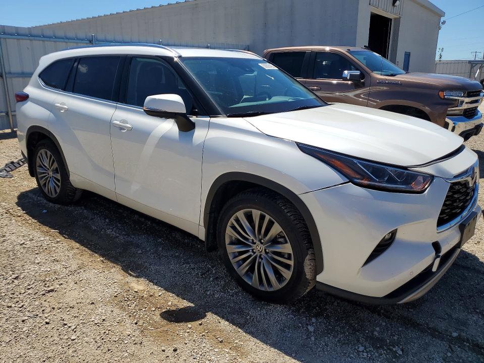 56886466 :رقم المزاد ، 5TDFZRBH3LS021577 vin ، 2020 Toyota Highlander مزاد بيع