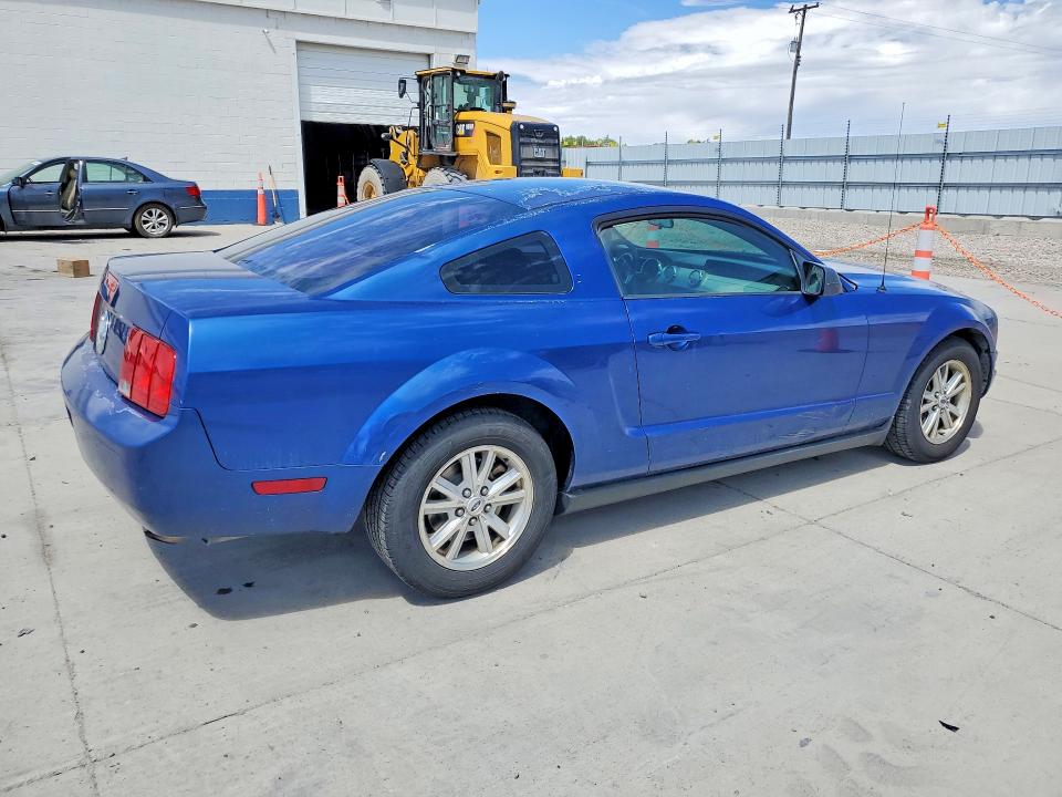 2006 Ford Mustang 2 Door Coupe მანქანა იყიდება აუქციონზე, vin: 1ZVHT80N465126259, აუქციონის ნომერი: 55755786