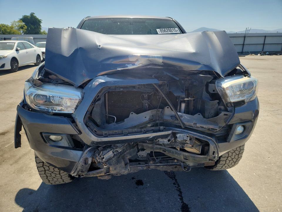 85628015 :رقم المزاد ، 5TFSZ5AN2HX054201 vin ، 2017 Toyota Tacoma مزاد بيع