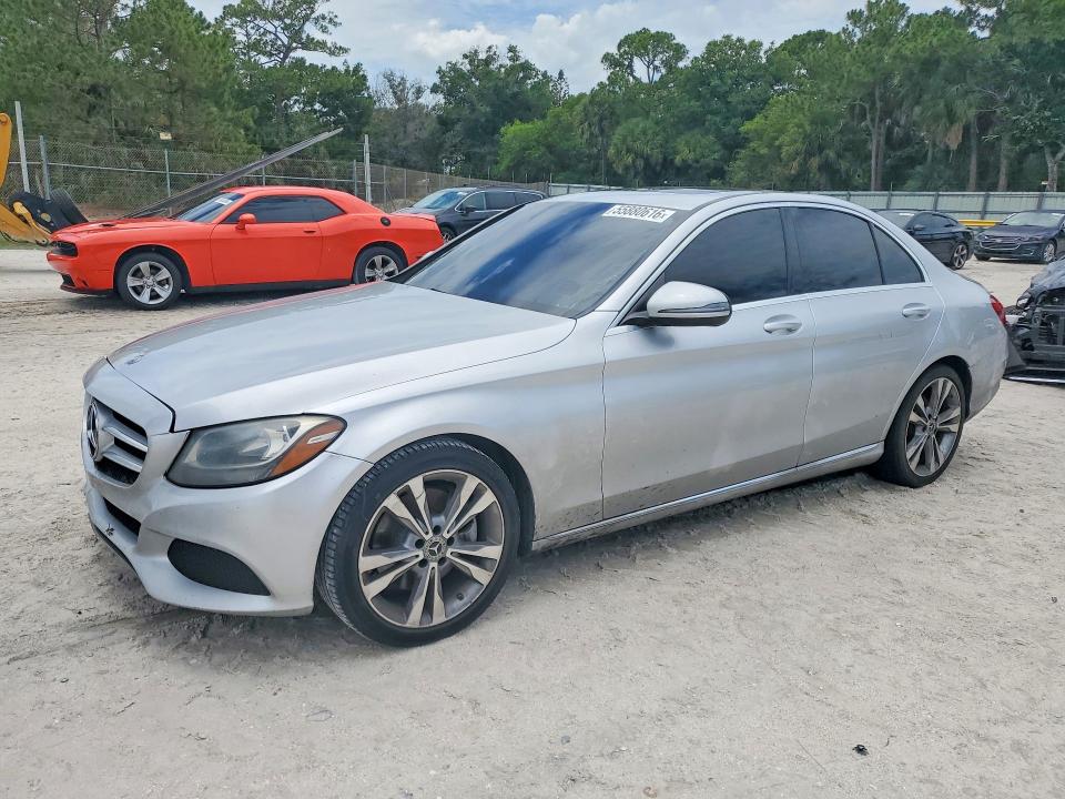 55880616 :رقم المزاد ، 55SWF4JB8JU246411 vin ، 2018 Mercedes-benz C مزاد بيع