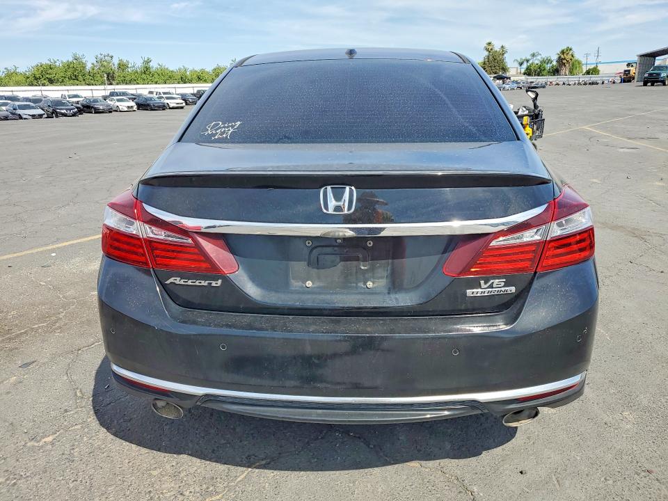 2017 Honda Accord მანქანა იყიდება აუქციონზე, vin: 1HGCR3F9XHA004638, აუქციონის ნომერი: 55841826