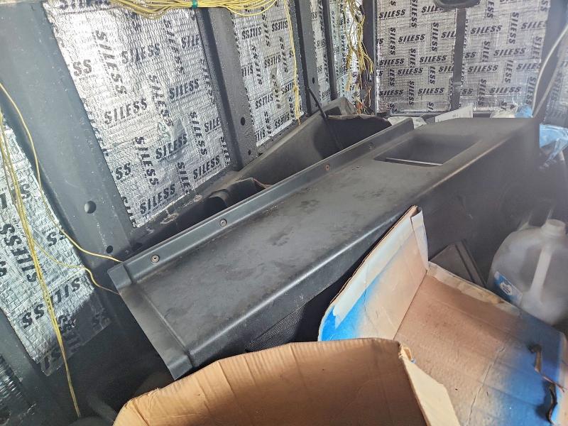 2000 Freightliner Conventional მანქანა იყიდება აუქციონზე, vin: 1FVNDXYB4YDG18345, აუქციონის ნომერი: 57439326
