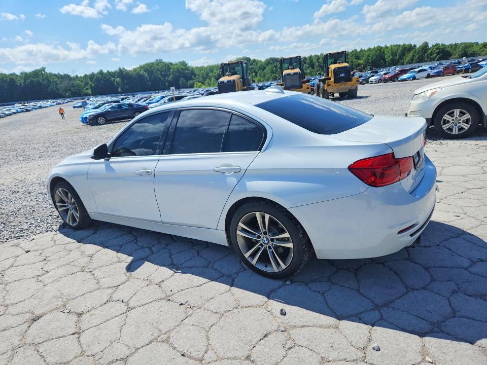57346946 :رقم المزاد ، WBA8B9G57JNU97715 vin ، 2018 Bmw 330 مزاد بيع