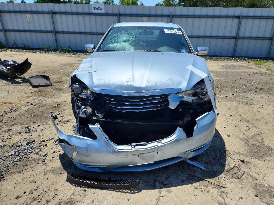 55943516 :رقم المزاد ، 1C3CCBCG1DN570661 vin ، 2013 Chrysler 200 مزاد بيع