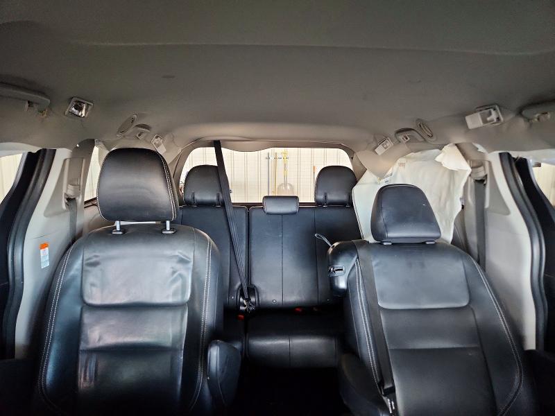 58860026 :رقم المزاد ، 5TDXK3DC7GS743079 vin ، 2016 Toyota Sienna مزاد بيع