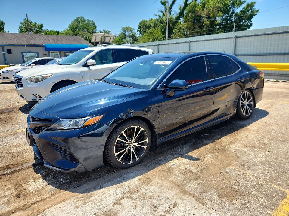 57423046 :رقم المزاد ، 4T1G11AKXLU374187 vin ، 2020 Toyota Camry مزاد بيع