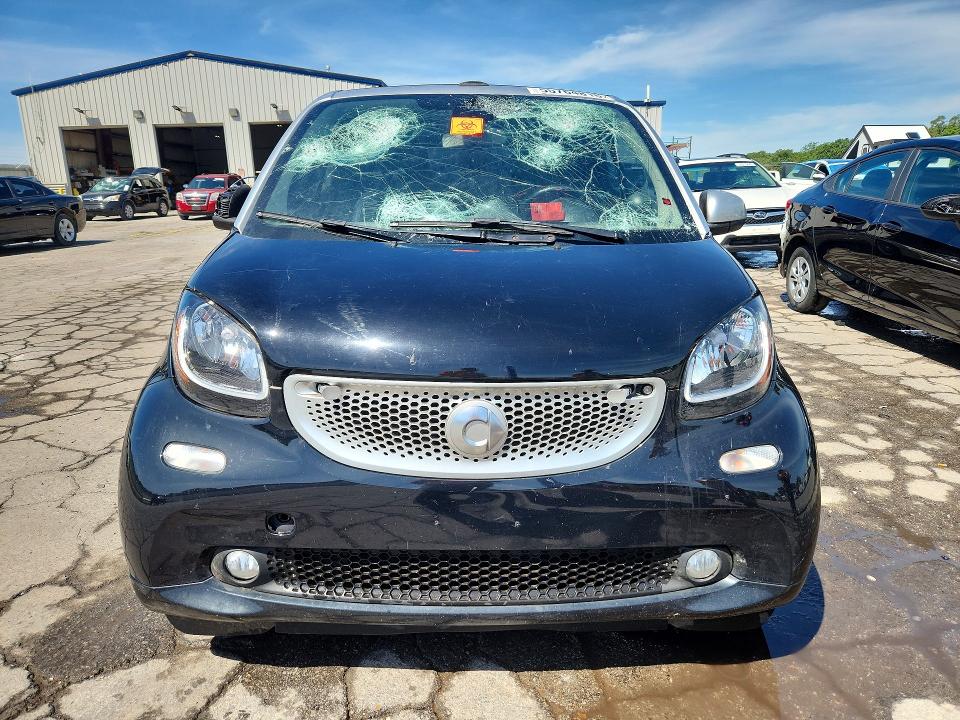 Продаж на аукціоні авто 2017 Smart Fortwo, vin: WMEFK5DA2HK137429, номер лоту: 55764816