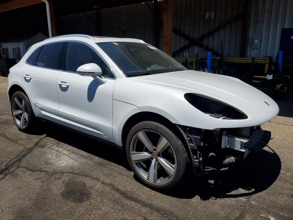 57239646 :رقم المزاد ، WP1AA2A51NLB07666 vin ، 2022 Porsche Macan مزاد بيع