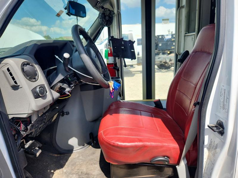58004566 :رقم المزاد ، 1FDEE3FN5MDC10714 vin ، 2021 Ford E350 مزاد بيع