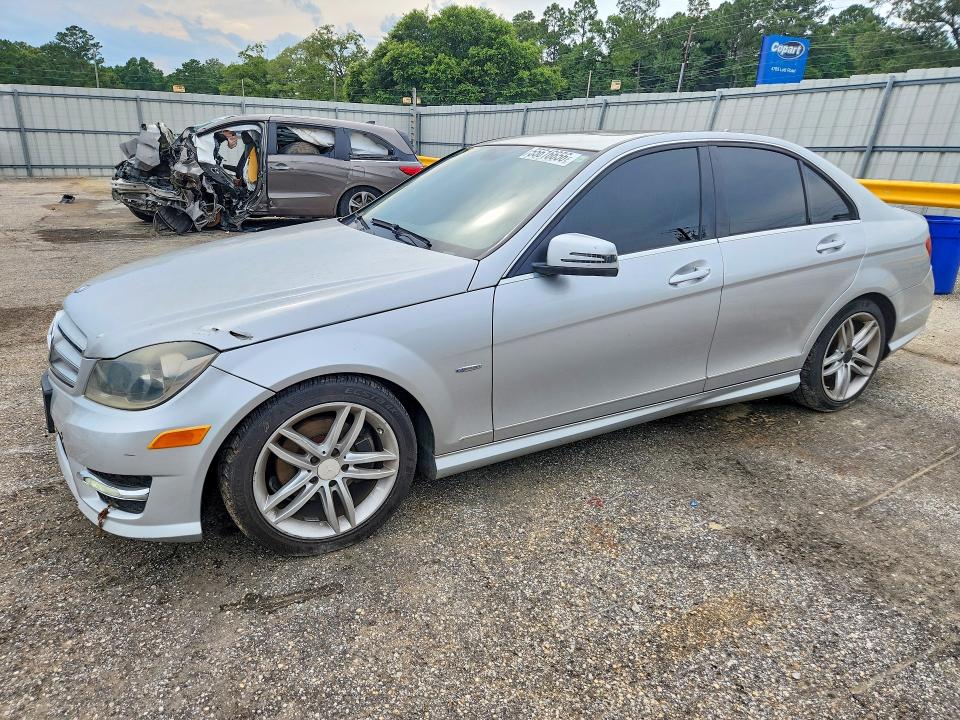 2012 Mercedes-benz C მანქანა იყიდება აუქციონზე, vin: WDDGF4HB9CA679930, აუქციონის ნომერი: 55616656