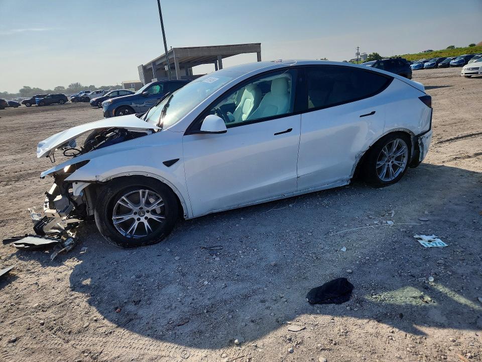 Продажа на аукционе авто 2023 Tesla Model Y, vin: 7SAYGAEE8PF933944, номер лота: 57919426