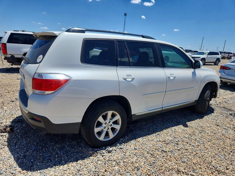 2011 Toyota Highlander მანქანა იყიდება აუქციონზე, vin: 5TDBK3EH7BS042538, აუქციონის ნომერი: 55505246