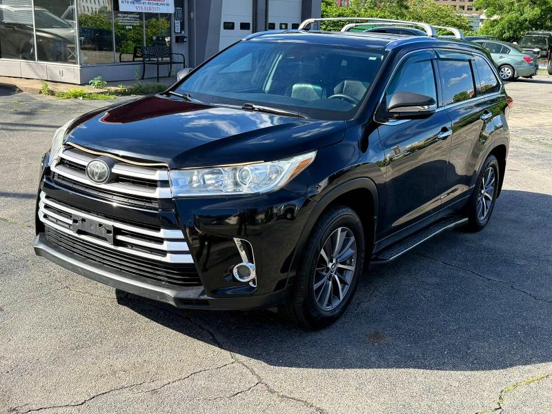 Продажа на аукционе авто 2019 Toyota Highlander, vin: 5TDJZRFH4KS582650, номер лота: 59082966