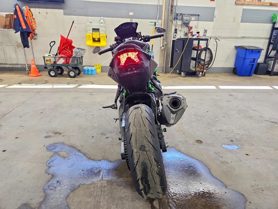 56646296 :رقم المزاد ، JKAZRCK1XLA002612 vin ، 2020 Kawasaki Zr1000 مزاد بيع