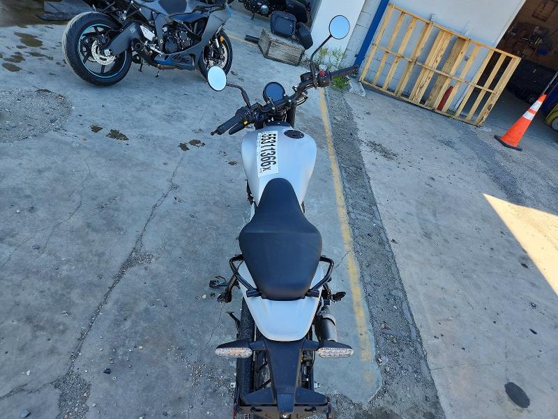 55311366 :رقم المزاد ، ME3BFK406TK500985 vin ، 2026 Royal Enfield Motors Guerilla 450 مزاد بيع