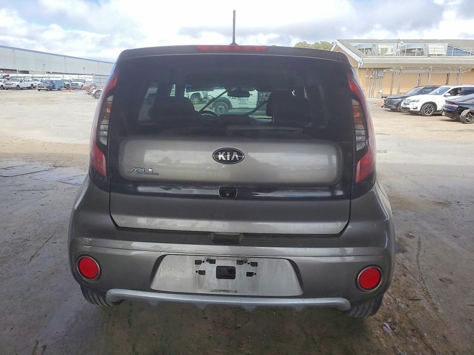 59103526 :رقم المزاد ، KNDJP3A5XJ7577011 vin ، 2018 Kia Soul مزاد بيع