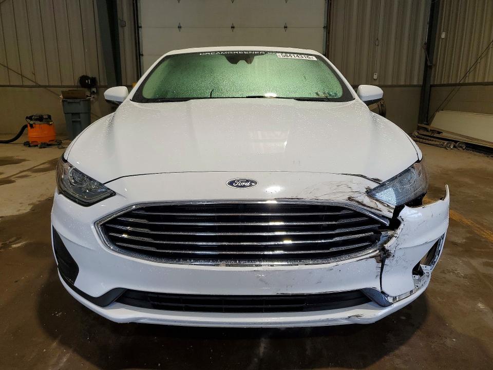 58414316 :رقم المزاد ، 3FA6P0LU7KR165119 vin ، 2019 Ford Fusion مزاد بيع