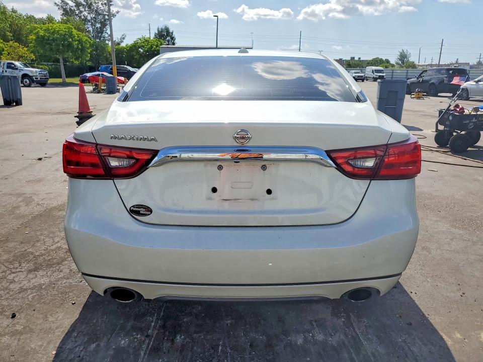 57692856 :رقم المزاد ، 1N4AA6AP2JC395966 vin ، 2018 Nissan Maxima مزاد بيع