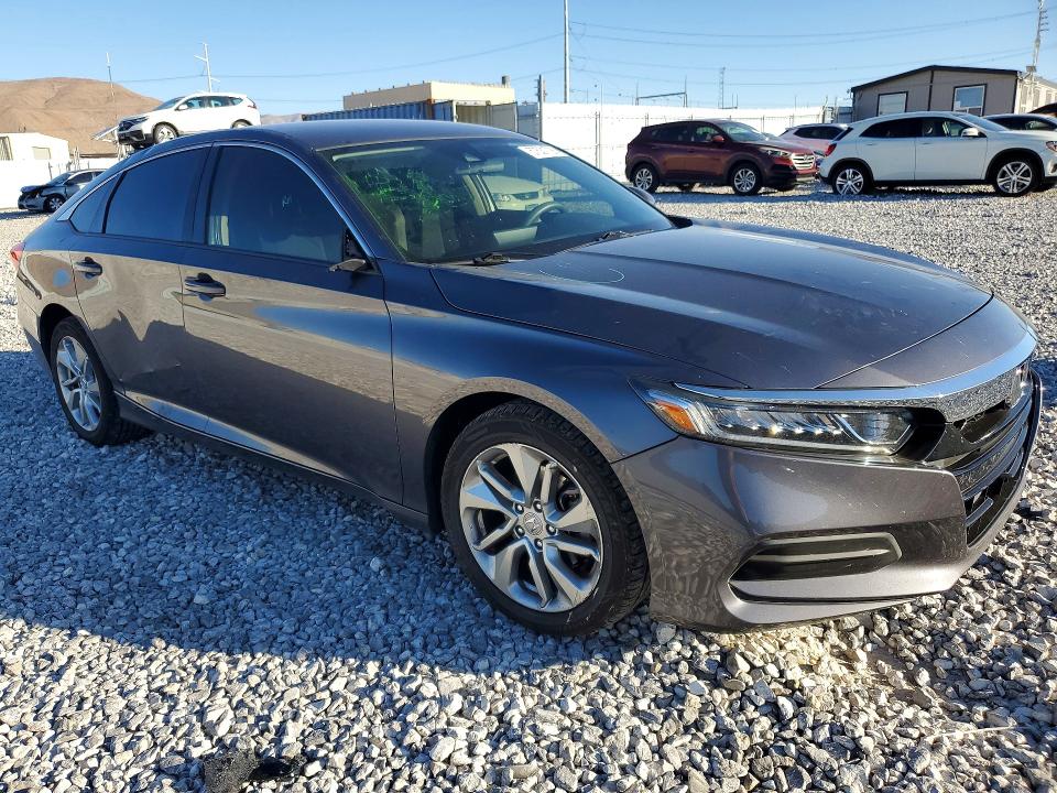 57531726 :رقم المزاد ، 1HGCV1F11JA253250 vin ، 2018 Honda Accord مزاد بيع