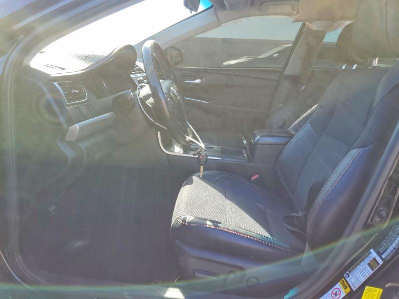 55733046 :رقم المزاد ، 4T1BF1FK0HU289211 vin ، 2017 Toyota Camry مزاد بيع