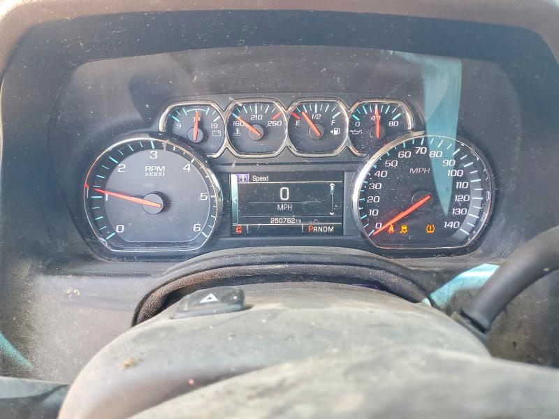 55854686 :رقم المزاد ، 1GNSKKKC8FR207589 vin ، 2015 Chevrolet Suburban مزاد بيع