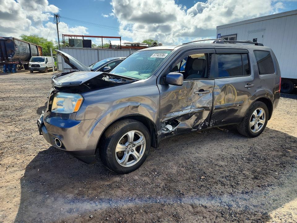 57742536 :رقم المزاد ، 5FNYF3H52FB004077 vin ، 2015 Honda Pilot مزاد بيع
