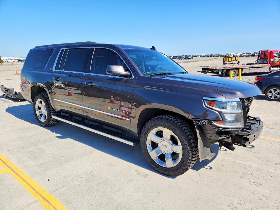 2018 Chevrolet Suburban მანქანა იყიდება აუქციონზე, vin: 1GNSKHKC6JR381186, აუქციონის ნომერი: 55562136